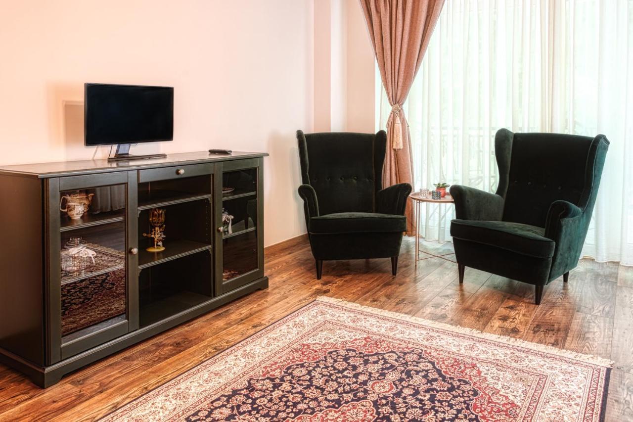 Nature Apartment - Minutes Away From The Old Town And Afi Mall Braşov Eksteriør bilde