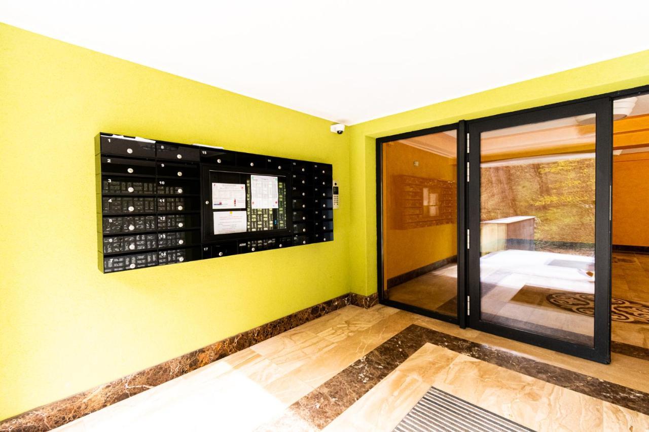 Nature Apartment - Minutes Away From The Old Town And Afi Mall Braşov Eksteriør bilde