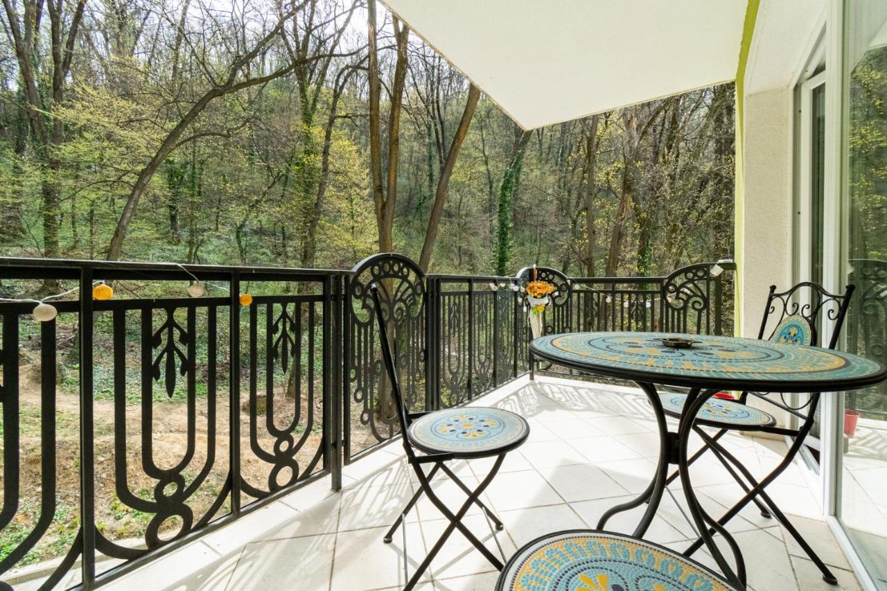Nature Apartment - Minutes Away From The Old Town And Afi Mall Braşov Eksteriør bilde