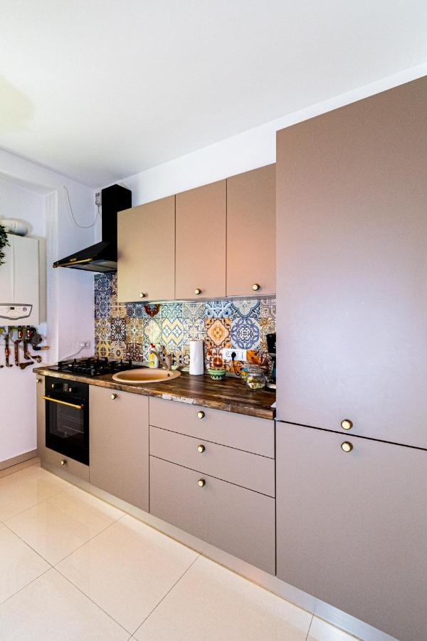 Nature Apartment - Minutes Away From The Old Town And Afi Mall Braşov Eksteriør bilde