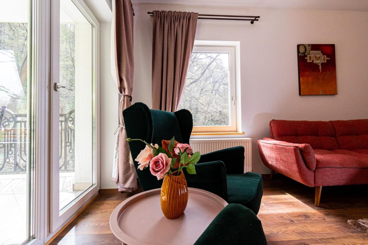Nature Apartment - Minutes Away From The Old Town And Afi Mall Braşov Eksteriør bilde